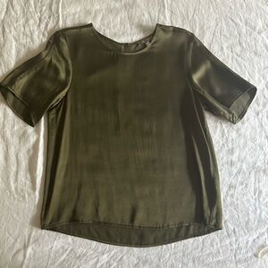 Lilla P XS Olive top.